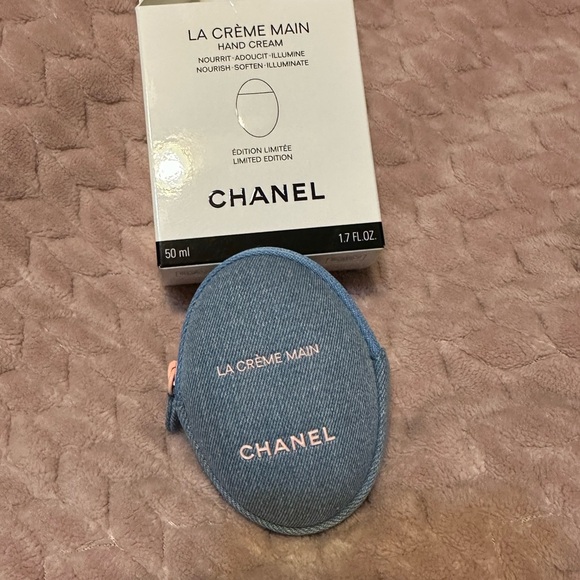 CHANEL La Crème Main Hand Cream with Blue Case - Picture 2 of 3